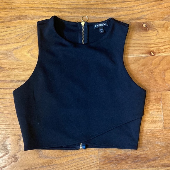 $7 CLEARANCE - Express XS Black Crop Top - Picture 2 of 9